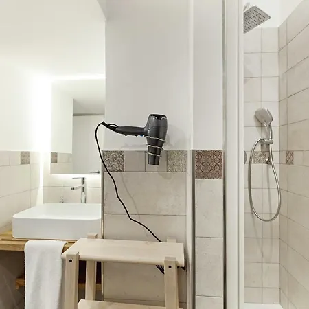 Sleek Flat 4 Guests 450m From The Colosseum Appartamento Roma