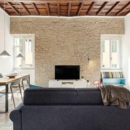 Sleek Flat 4 Guests 450m From The Colosseum * Roma