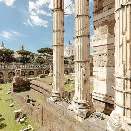 Sleek Flat 4 Guests 450m From The Colosseum Appartamento Roma
